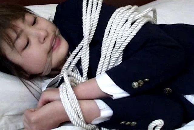 经典老作品—下班后的OL被足控男入室强tian丝袜脚